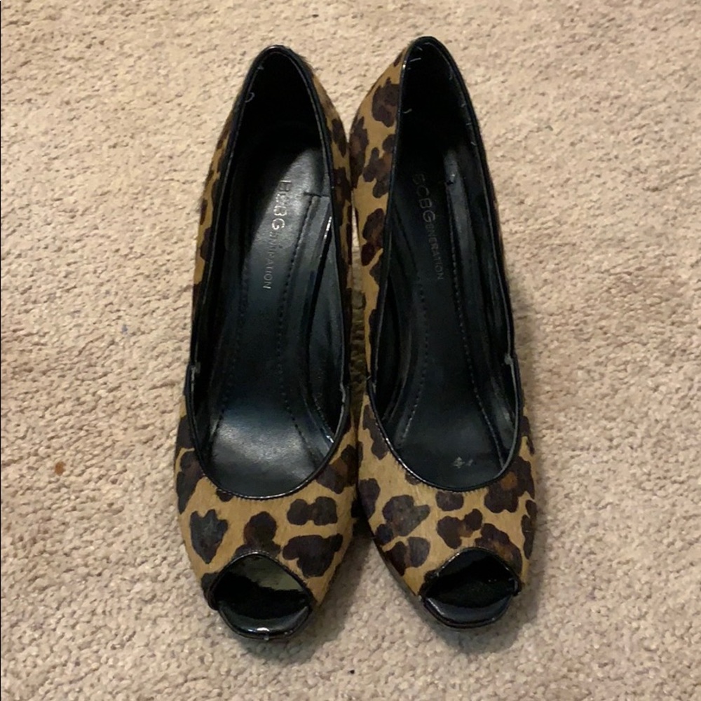 Bcbg peep toe shoes